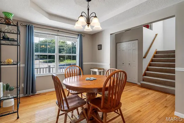 908 Amesbury CT, Belleville, IL 62221