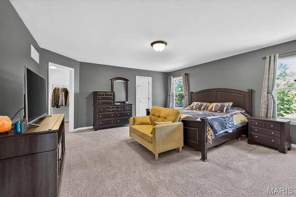 634 Creek Bend DR, Lake St Louis, MO 63367