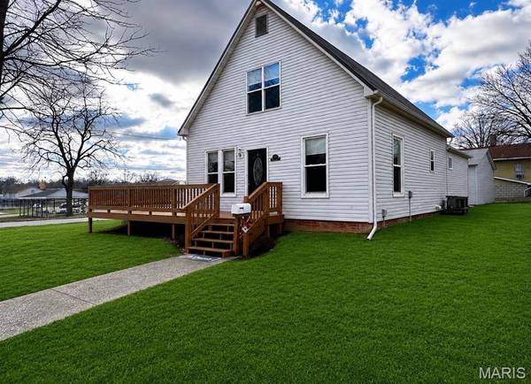 720 Chase ST, Hillsboro, IL 62049