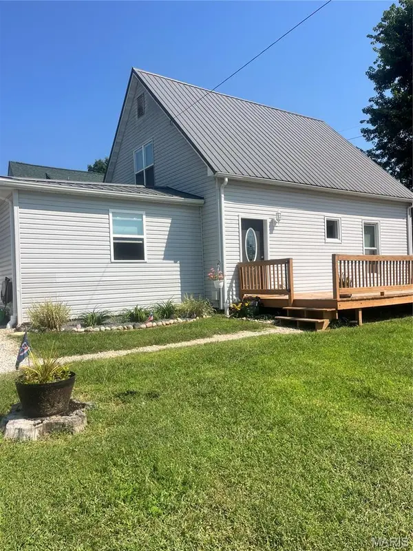 720 Chase ST, Hillsboro, IL 62049