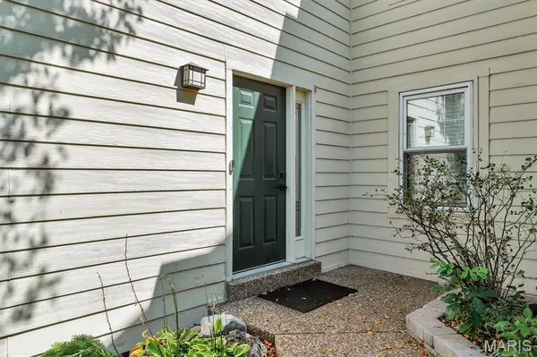 3018 Autumn Shores DR, Maryland Heights, MO 63043