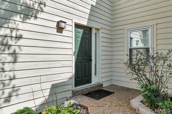 3018 Autumn Shores DR, Maryland Heights, MO 63043
