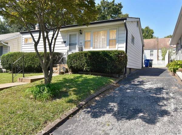 3907 McCausland AVE, St Louis, MO 63109