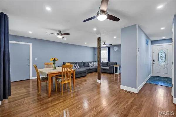 1533 Sherman DR, St Charles, MO 63303