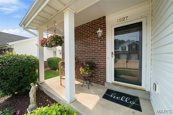 1227 Big Bend Crossing DR, Manchester, MO 63088