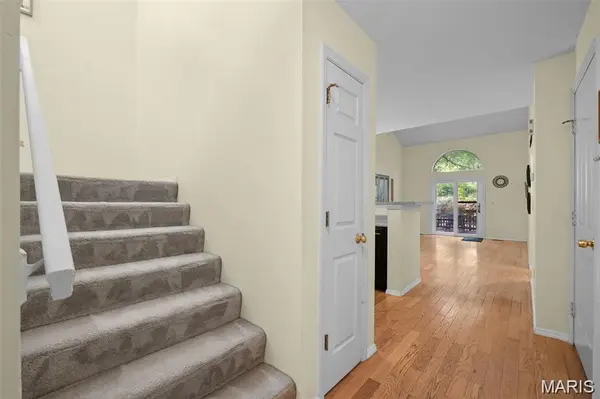 1227 Big Bend Crossing DR, Manchester, MO 63088