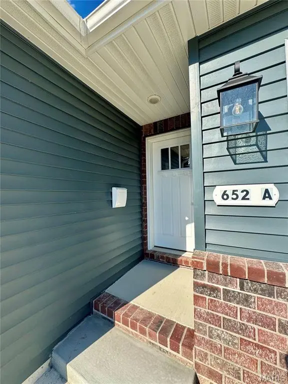 652 N Kansas ST #A, Edwardsville, IL 62025