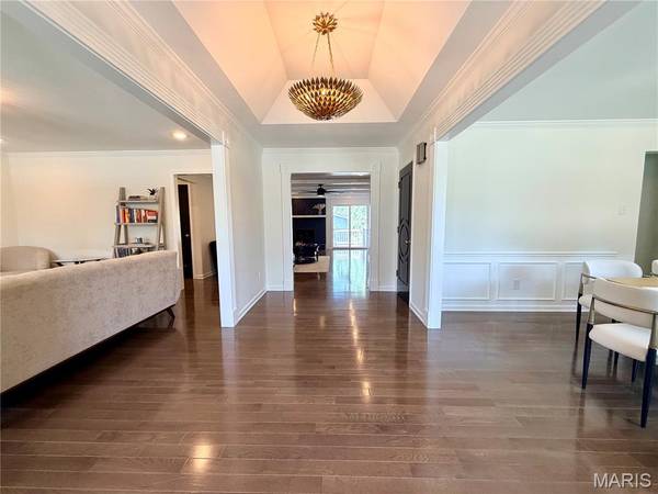 584 Sunbridge Drive, Chesterfield, MO 63017