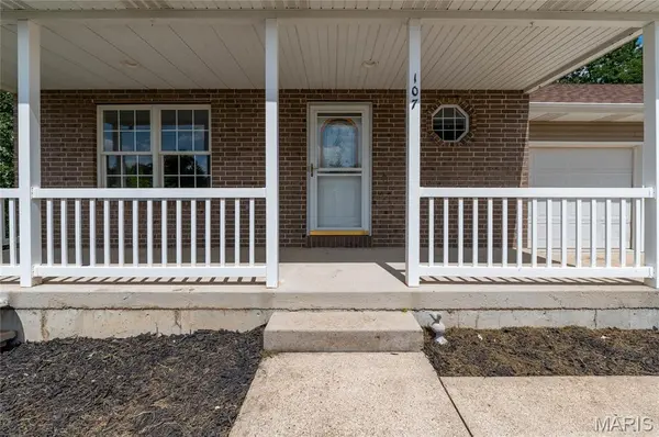 107 Crosscut RD, St Robert, MO 65584