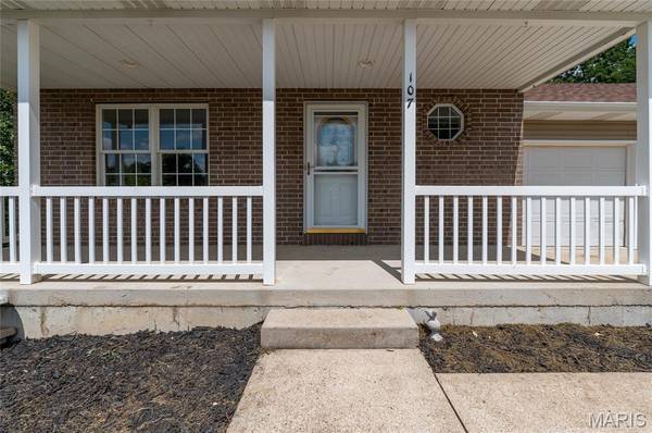 107 Crosscut RD, St Robert, MO 65584