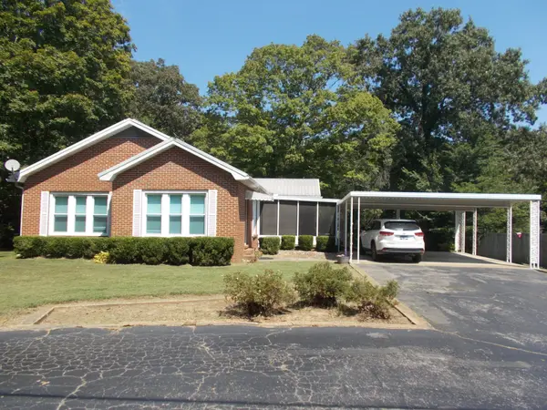 258 Washington Ave, Camden, TN 38320