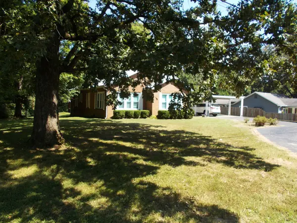 258 Washington Ave, Camden, TN 38320