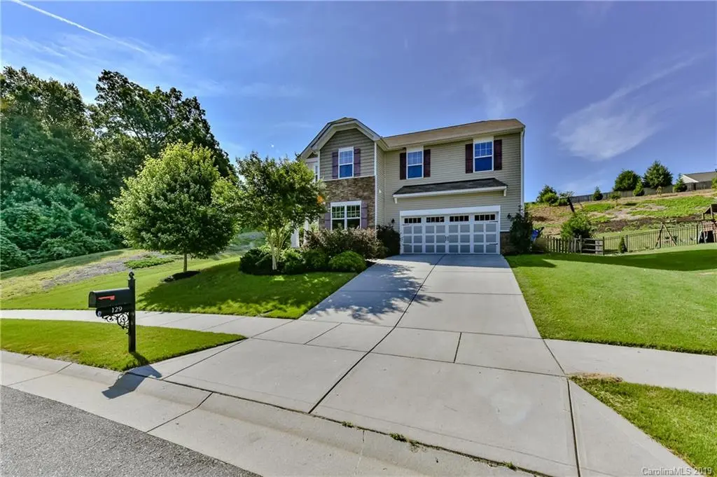 129 Chertsey DR, Mooresville, NC 28115