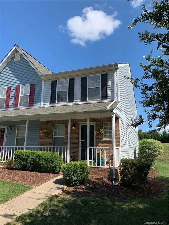 8235 Circle Tree LN, Charlotte, NC 28277