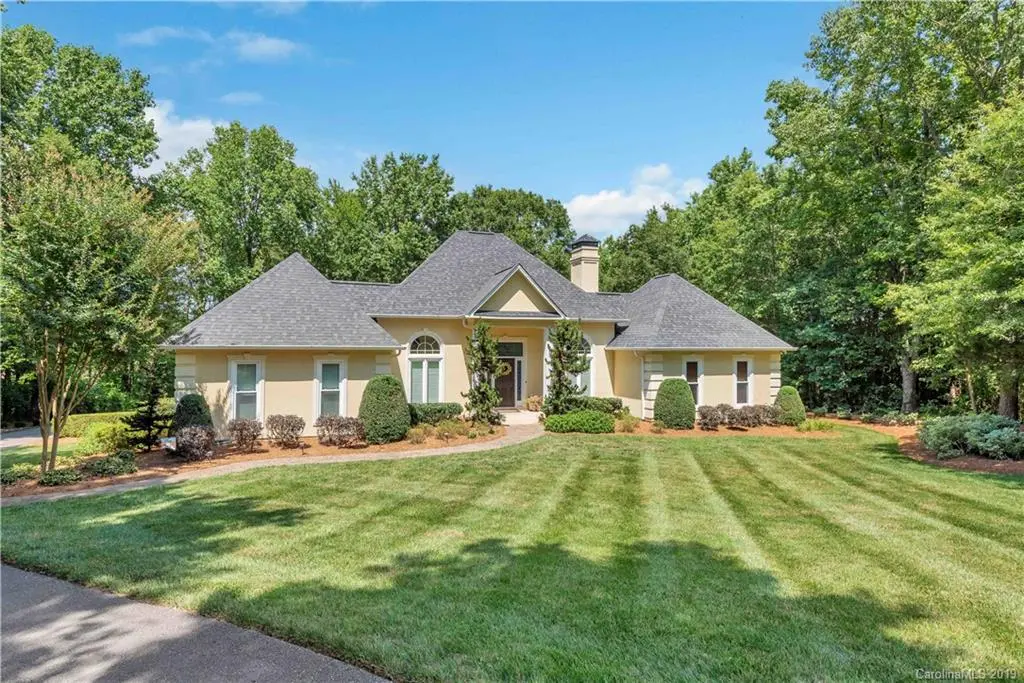 600 Spanish Oak LN, Gastonia, NC 28056