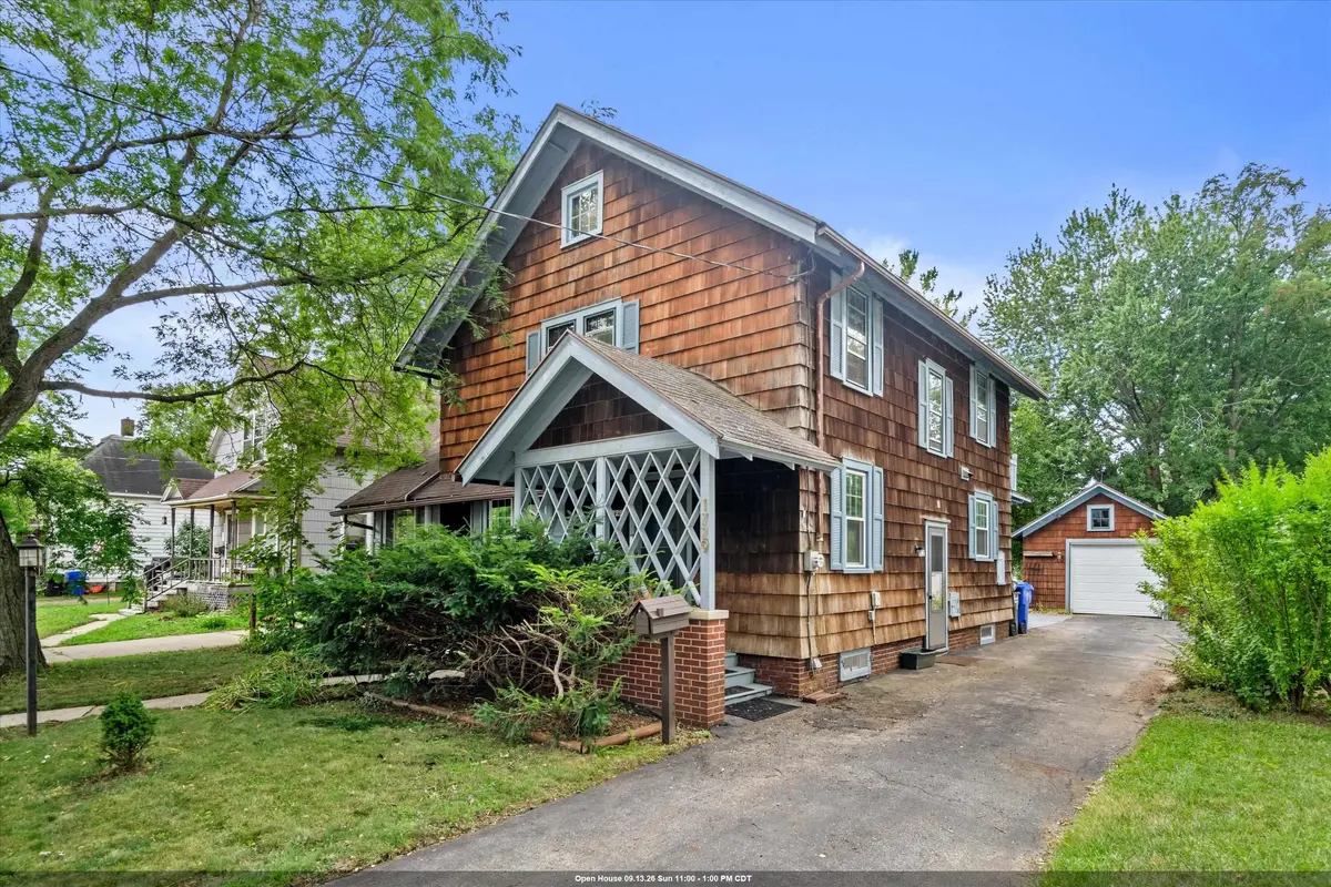 1729 N ONEIDA ST, Appleton, WI 54911