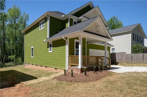 715 Dawn CIR, Charlotte, NC 28213