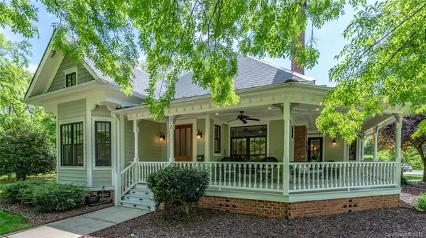 372 W Center AVE, Mooresville, NC 28115