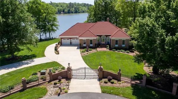 51 Cove Crest DR, Taylorsville, NC 28681