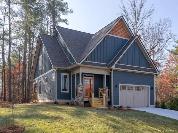 5 Broadmoor DR, Arden, NC 28704