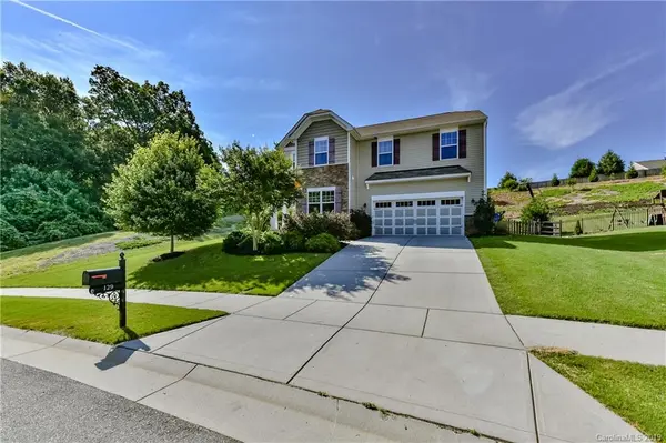 129 Chertsey DR, Mooresville, NC 28115