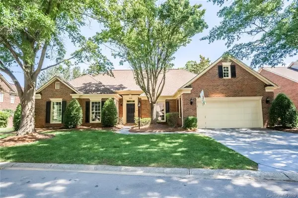 7026 Walton Heath LN, Charlotte, NC 28277