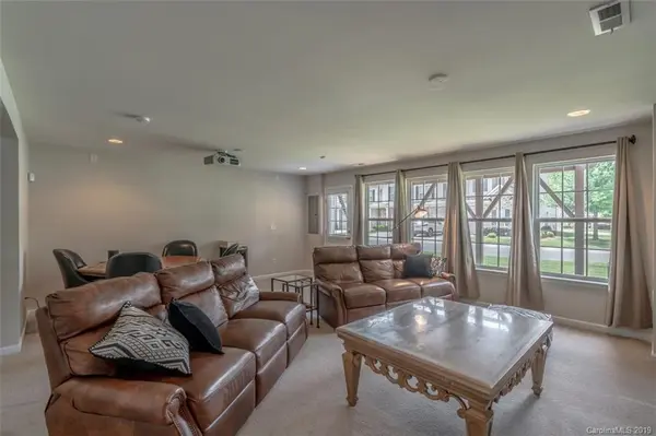 6126 Rockefeller LN, Charlotte, NC 28210