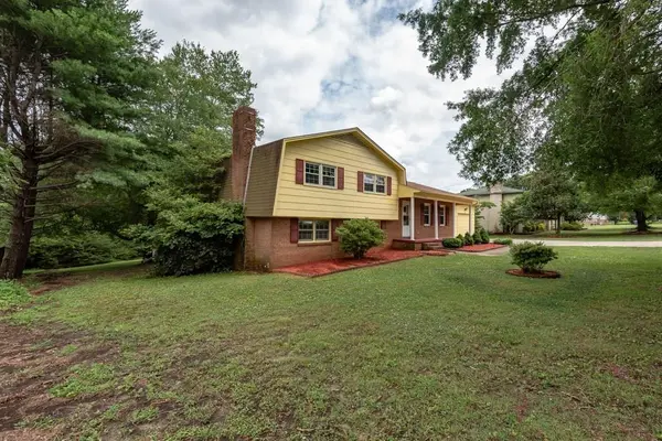 3234 16th ST NE, Hickory, NC 28601
