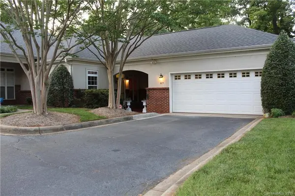 8879 Legacy Lake LN, Charlotte, NC 28269