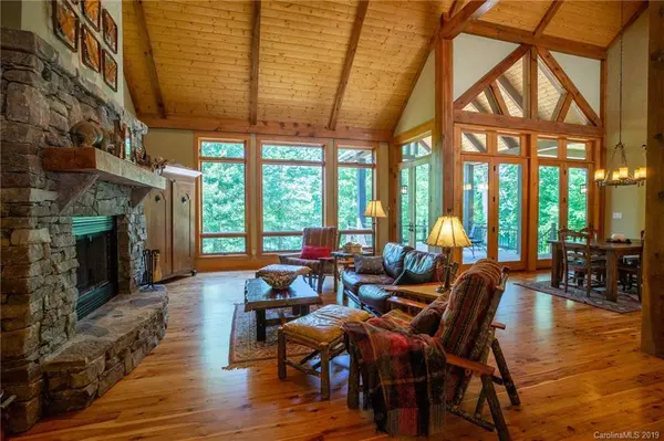 586 Harborside DR, Nebo, NC 28761