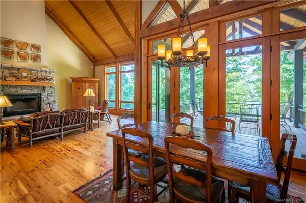 586 Harborside DR, Nebo, NC 28761