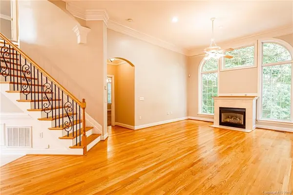 131 Dunraven CT, Matthews, NC 28104