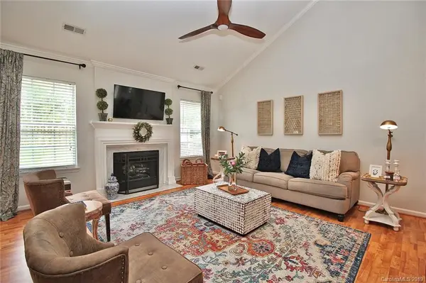 8313 Hirsch DR, Charlotte, NC 28277