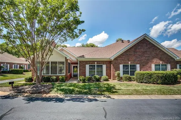 9019 Grand Oak DR, Charlotte, NC 28277
