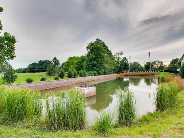 8200 Viewpoint LN #2905, Cornelius, NC 28031