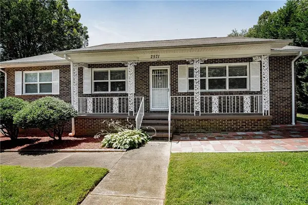 2571 12th AVE SW, Hickory, NC 28602