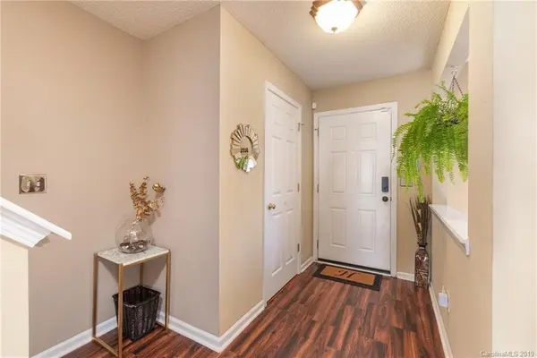 9503 Brackenview CT, Charlotte, NC 28214