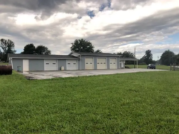 1460 & 1470 Cape Hickory RD, Hickory, NC 28601