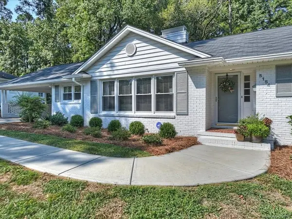 5154 Lincrest PL, Charlotte, NC 28211