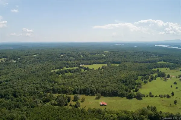 1129 Old Nc 105 HWY, Nebo, NC 28761