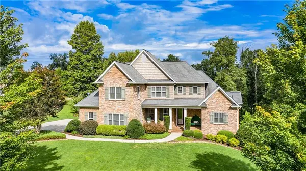 3831 Wandering LN NE, Hickory, NC 28601