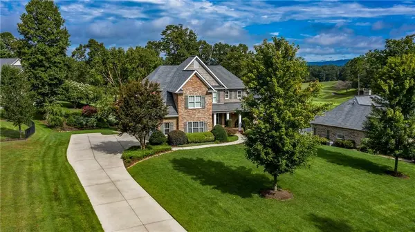 3831 Wandering LN NE, Hickory, NC 28601