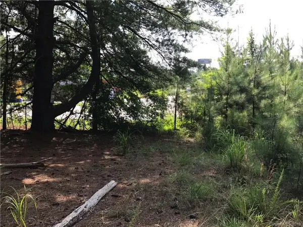 201 Hill DR, Boiling Springs, SC 29316