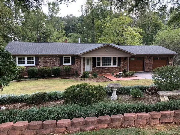 71 Lakemont Park RD, Hickory, NC 28601