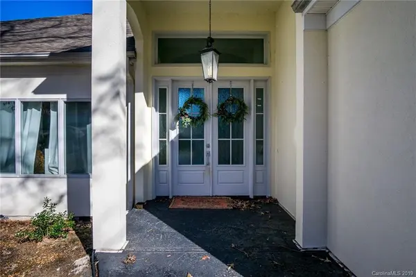 16114 Tinnahinch RD, Charlotte, NC 28278