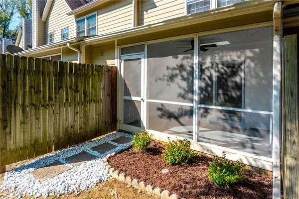 8217 Pineville Matthews RD #F, Charlotte, NC 28226