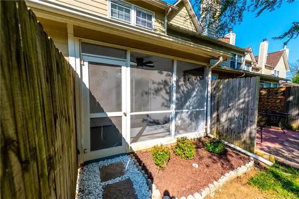 8217 Pineville Matthews RD #F, Charlotte, NC 28226