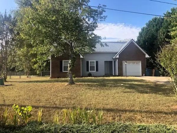 1409 Little RD, Newton, NC 28658