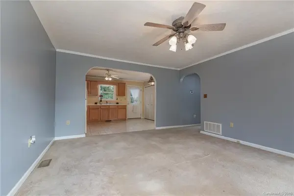 38 Pleasant CT, Flat Rock, NC 28731