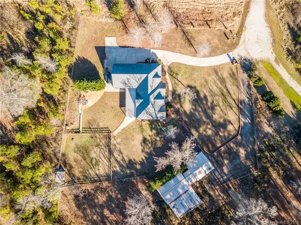 5116 Carolina Creek LN, Lancaster, SC 29720
